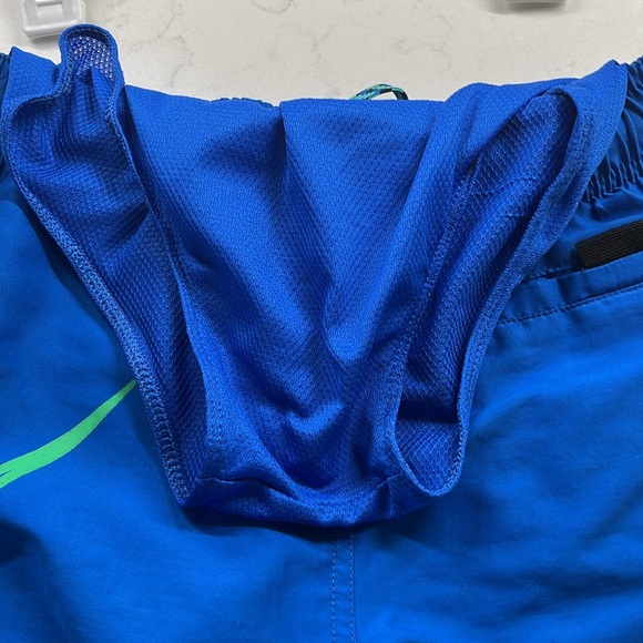 Boys Nike Swim Trunks Great Condition - Picture 5 of 6